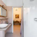 Apartment West Park With Parking By Solutions Como