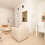 West Park With Parking By Solutions Apartment