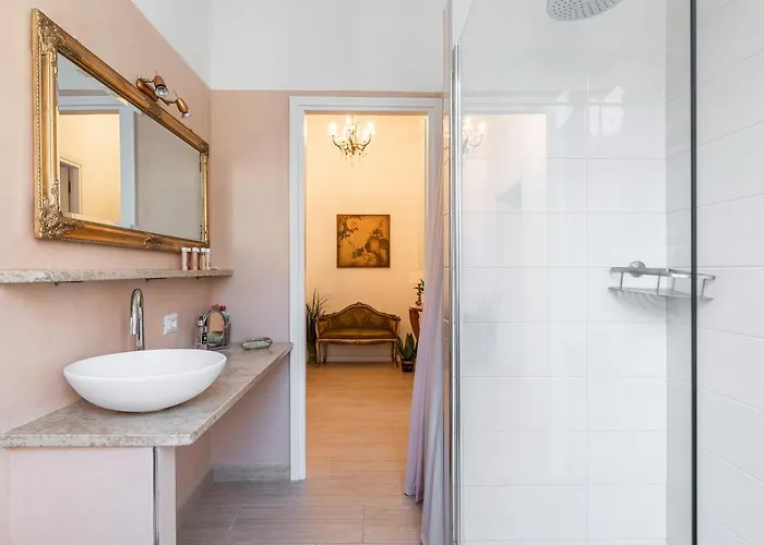 Appartement West Park With Parking By Solutions Como