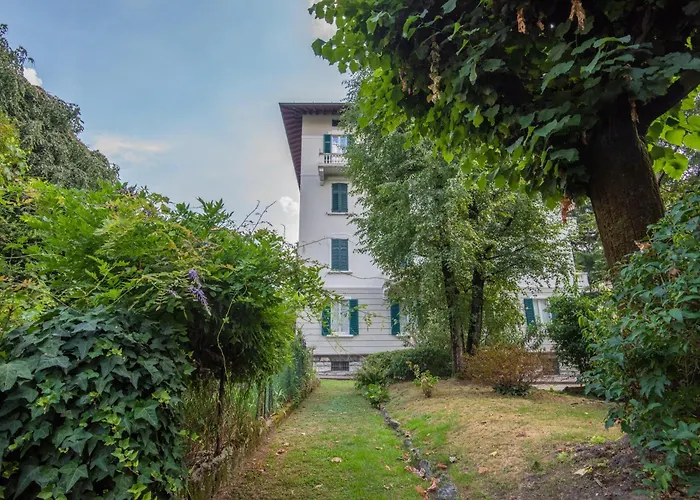 Appartement West Park With Parking By Solutions Como